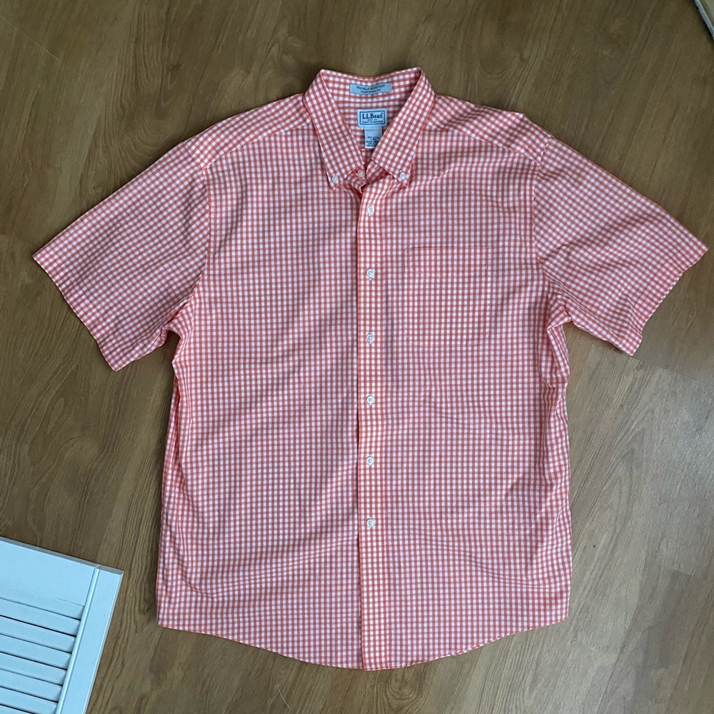 L.L. Bean Men’s Button Down Short Sleeved Shirt- Size Large
